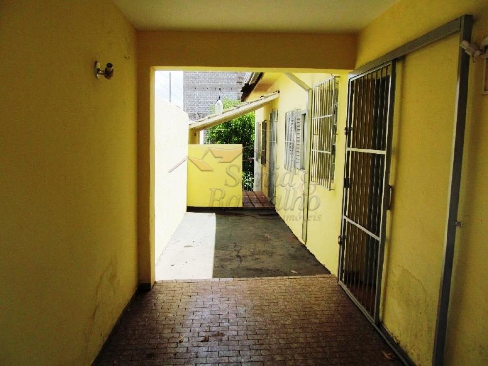 Alugar Casas / Padrão em Ribeirão Preto R$ 650,00 - Foto 1