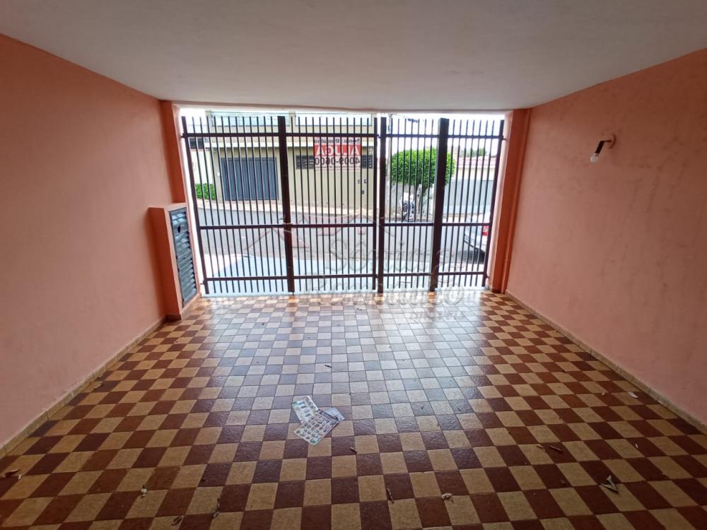 Alugar Casas Residenciais / Padrão em Ribeirão Preto R$ 1.000,00 - Foto 3