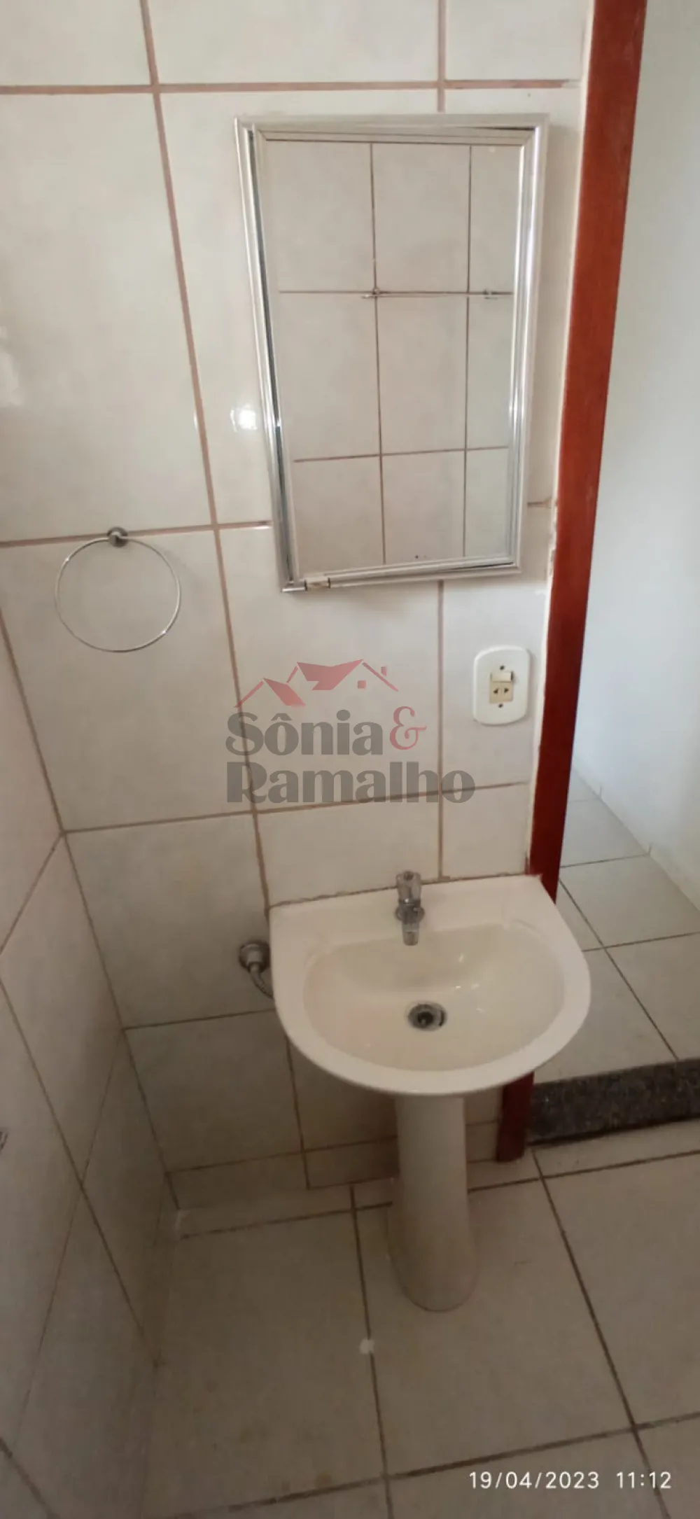 Alugar Casas Residenciais / Padrão em Ribeirão Preto R$ 900,00 - Foto 12