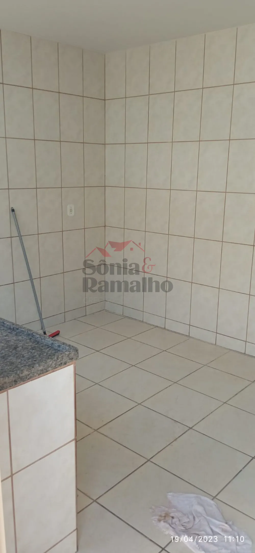 Alugar Casas Residenciais / Padrão em Ribeirão Preto R$ 900,00 - Foto 9