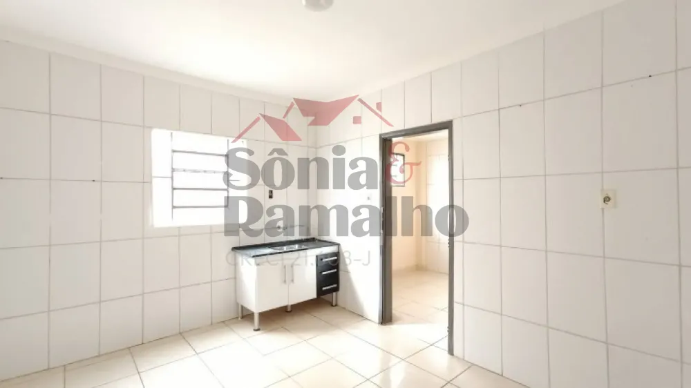 Alugar Casas Residenciais / Padrão em Ribeirão Preto R$ 1.000,00 - Foto 4