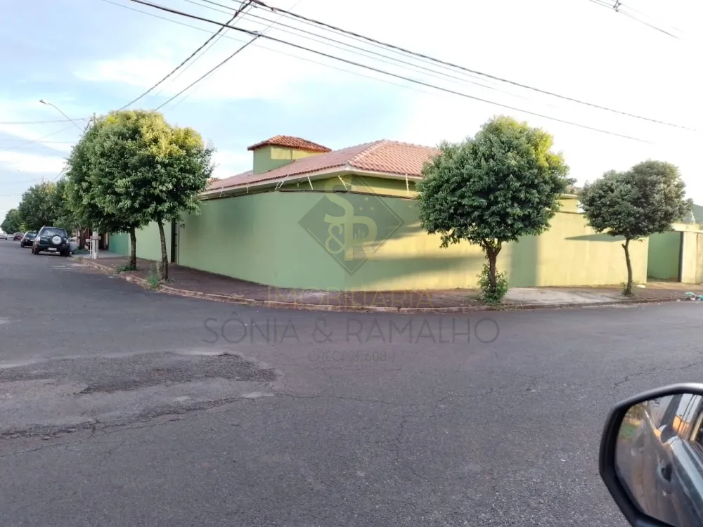 Comprar Casas Residenciais / Padrão em Jardinópolis R$ 400.000,00 - Foto 1