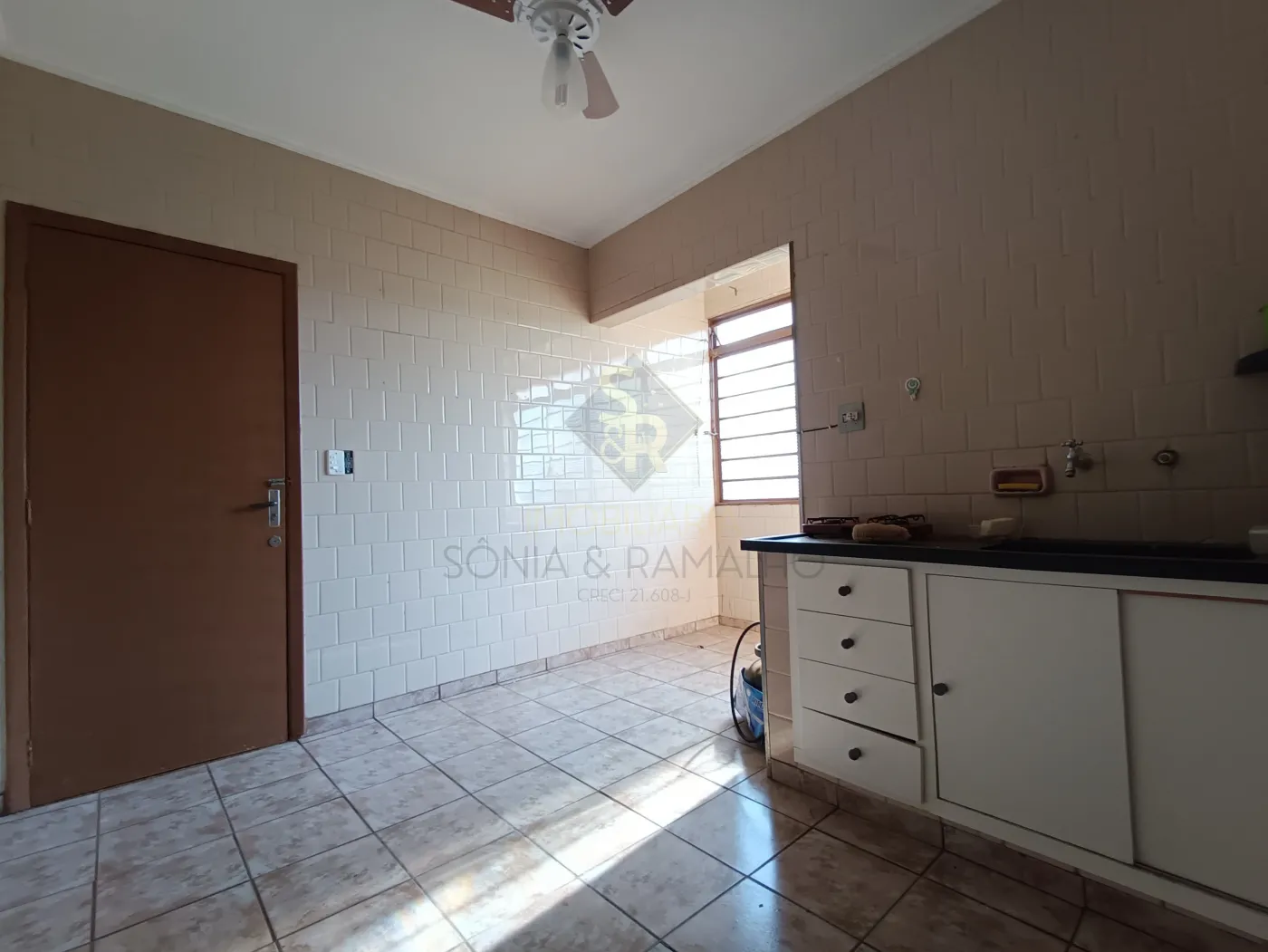 Alugar Apartamentos / Padrão em Ribeirão Preto R$ 1.450,00 - Foto 3
