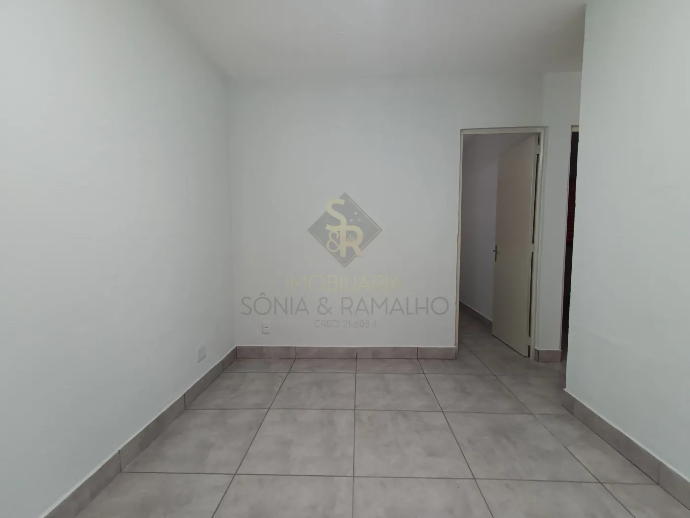 Alugar Apartamentos / Padrão em Ribeirão Preto R$ 1.050,00 - Foto 4