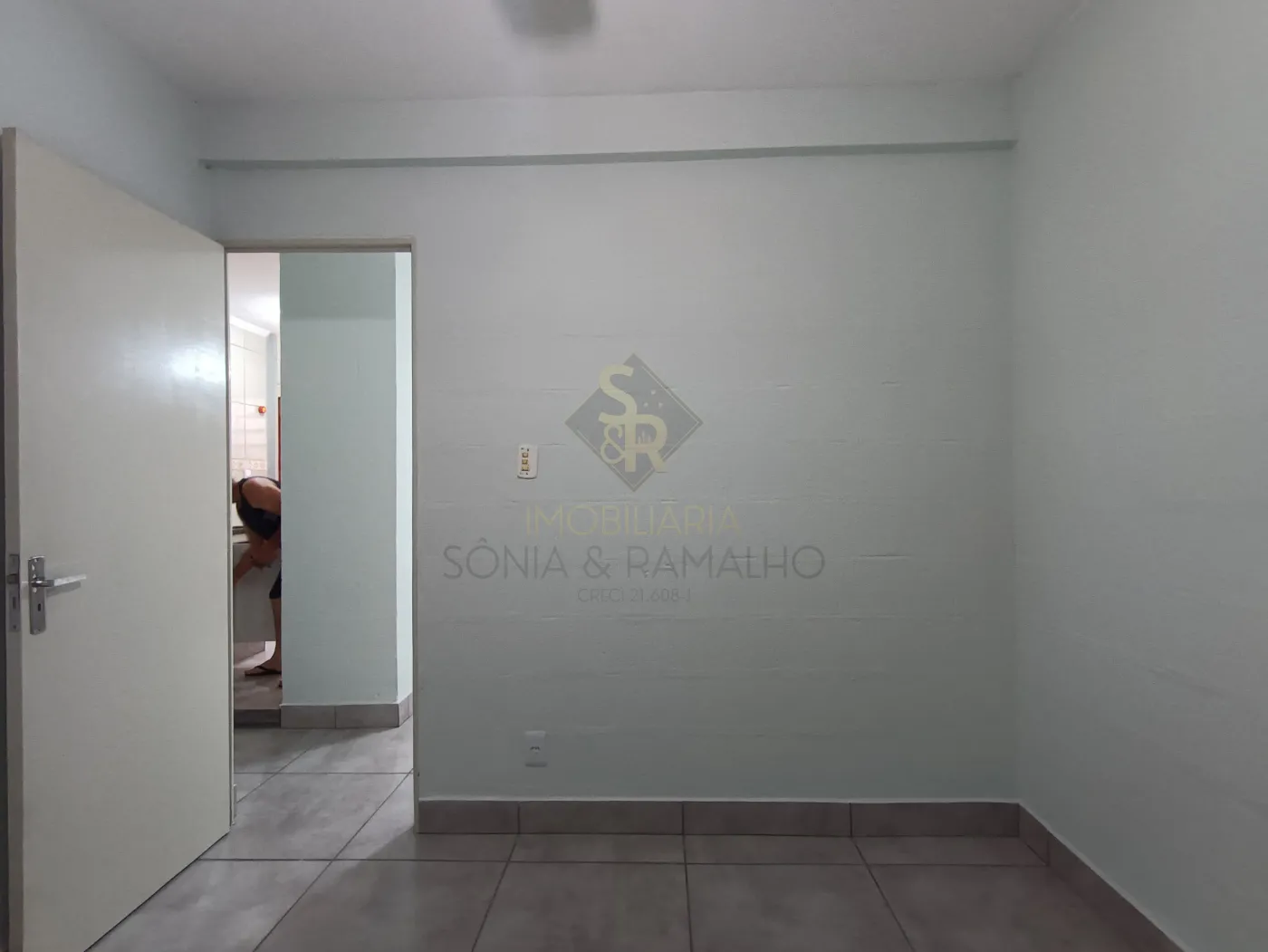 Alugar Apartamentos / Padrão em Ribeirão Preto R$ 1.050,00 - Foto 11