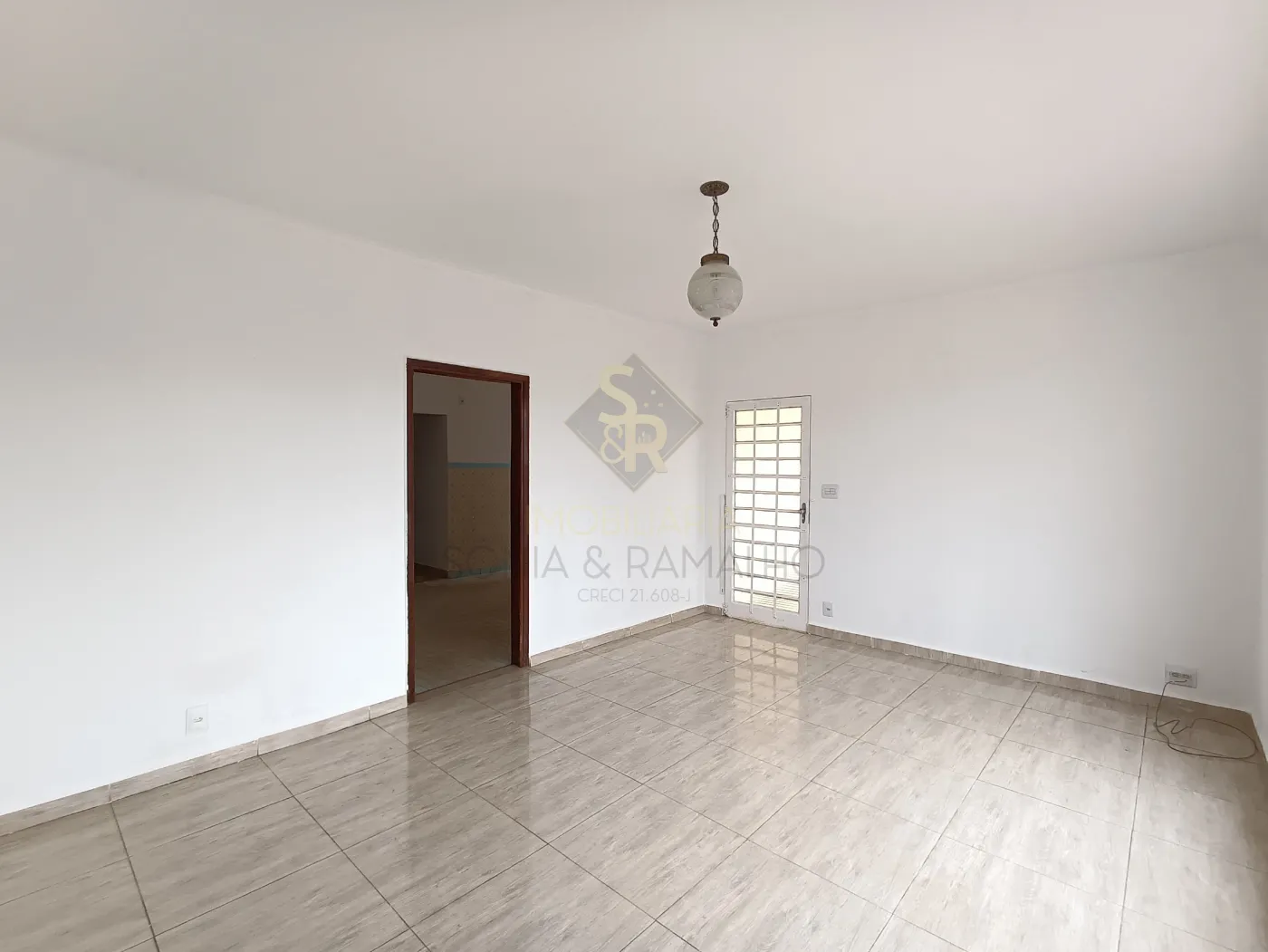 Alugar Casas Residenciais / Padrão em Ribeirão Preto R$ 1.800,00 - Foto 2