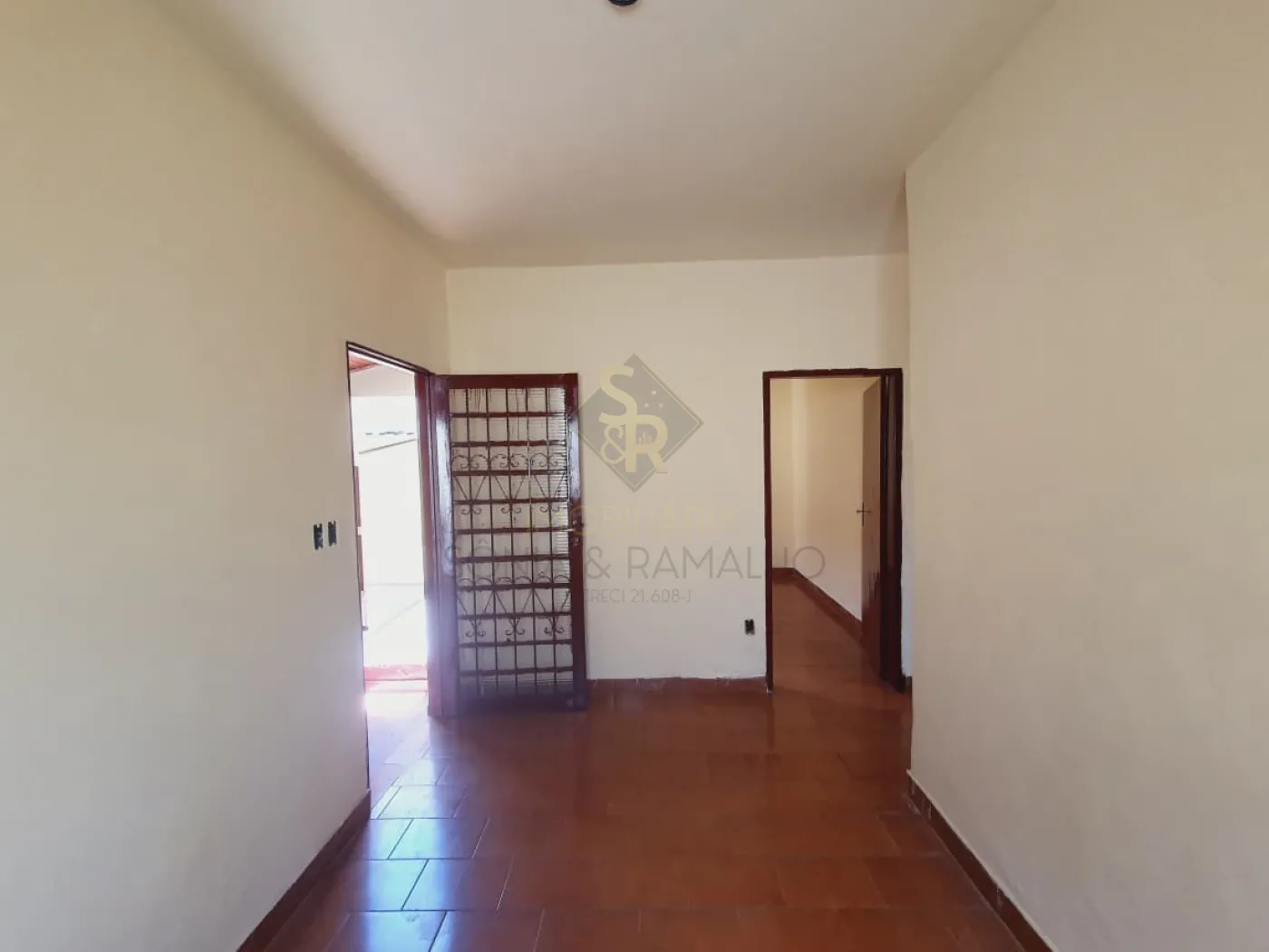 Alugar Casas Residenciais / Padrão em Ribeirão Preto R$ 800,00 - Foto 3