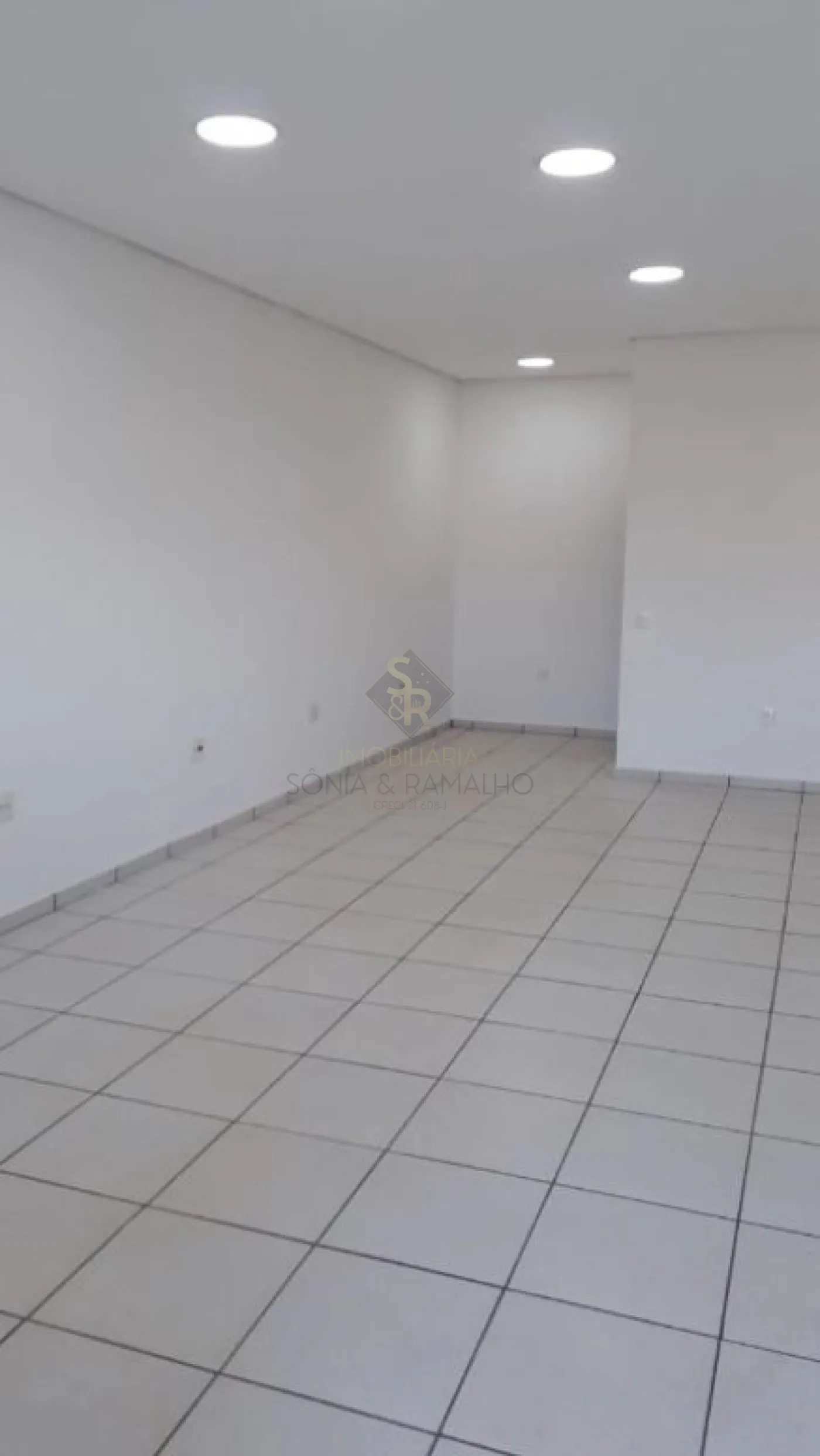 Alugar Imóveis Comerciais / Sala Comercial em Ribeirão Preto R$ 500,00 - Foto 1