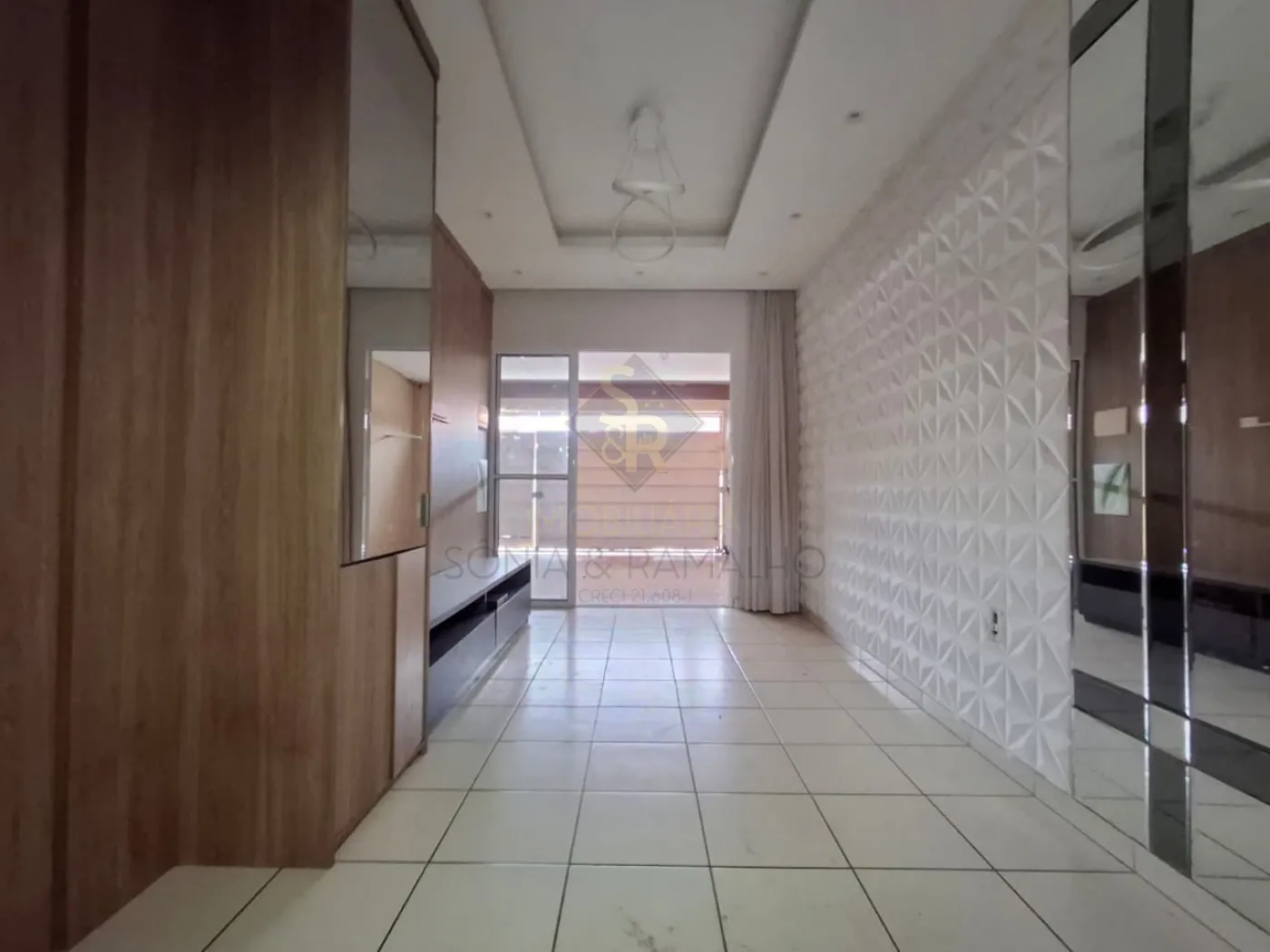 Alugar Casas Residenciais / Padrão em Ribeirão Preto R$ 1.600,00 - Foto 2