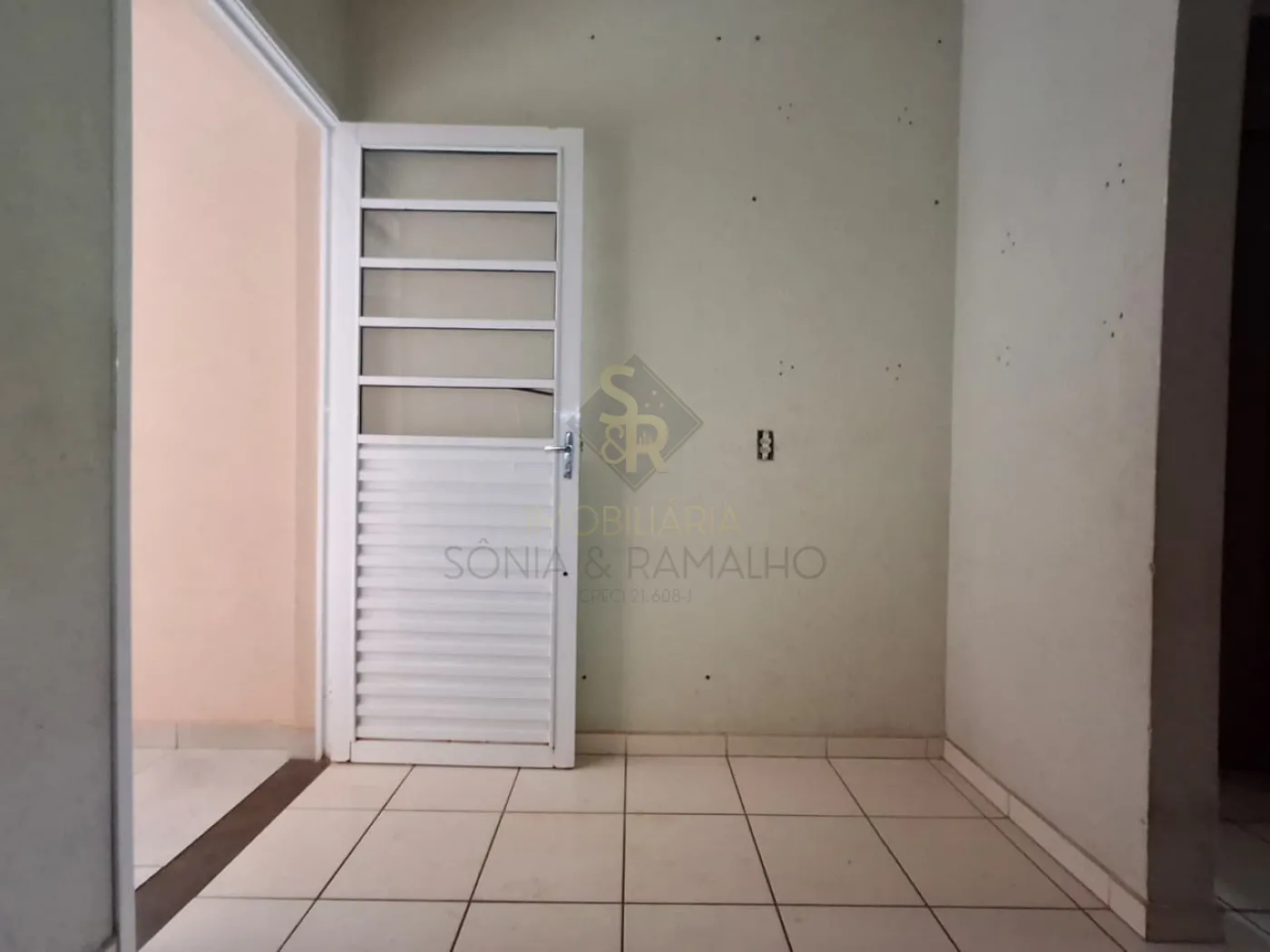 Alugar Casas Residenciais / Padrão em Ribeirão Preto R$ 1.600,00 - Foto 9