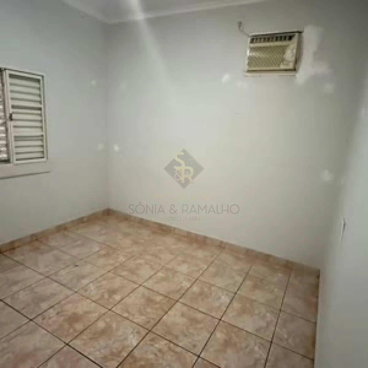 Alugar Casas Residenciais / Padrão em Ribeirão Preto R$ 1.600,00 - Foto 4
