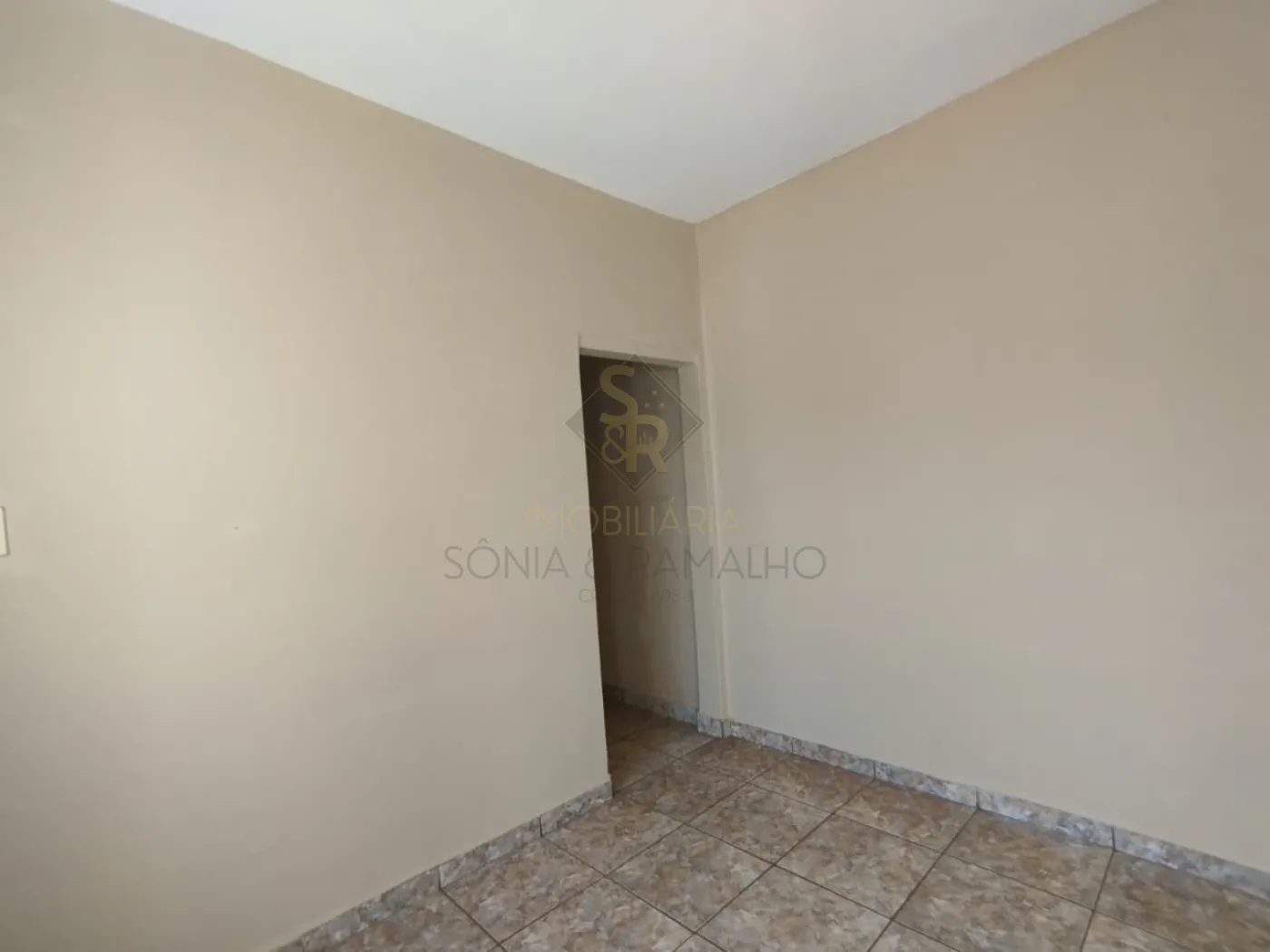 Alugar Casas Residenciais / Padrão em Ribeirão Preto R$ 1.100,00 - Foto 3