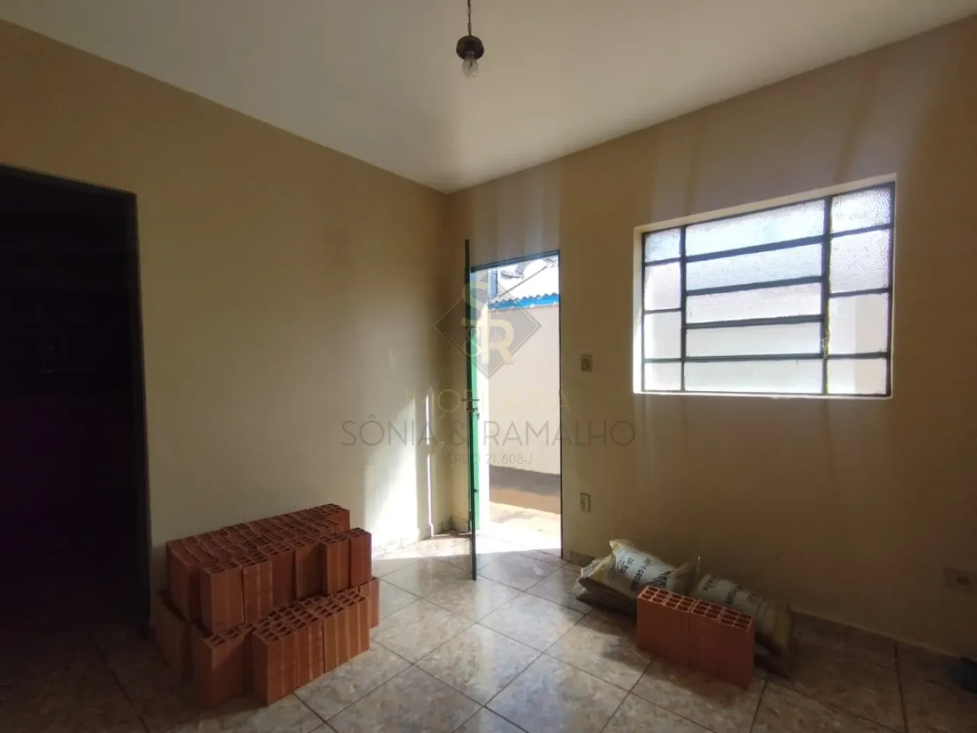 Alugar Casas Residenciais / Padrão em Ribeirão Preto R$ 1.100,00 - Foto 2