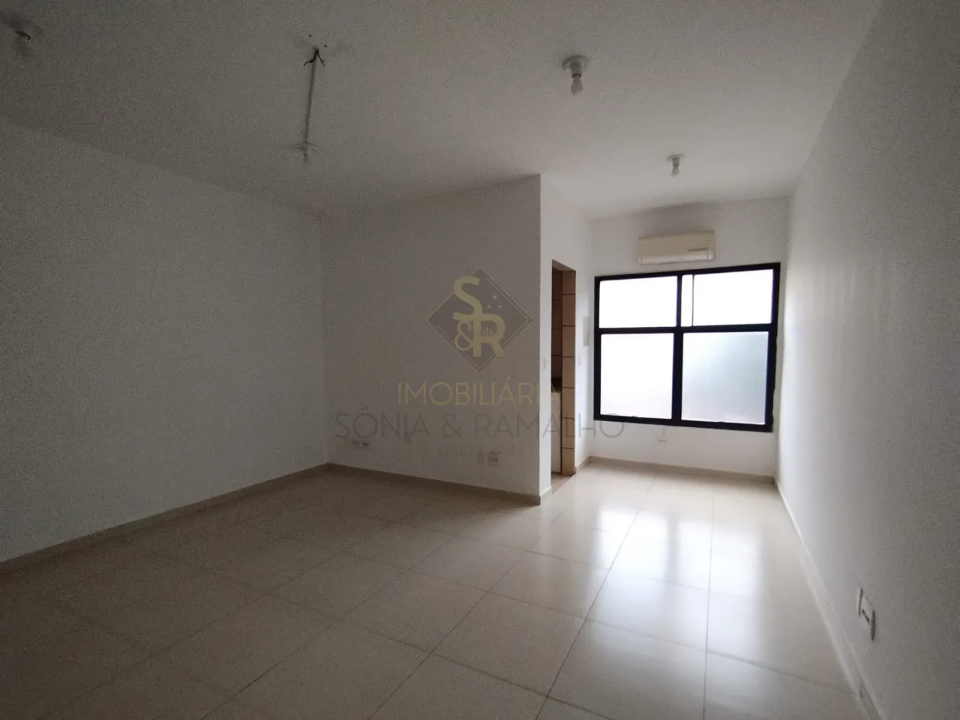 Alugar Imóveis Comerciais / Sala Comercial em Ribeirão Preto R$ 590,00 - Foto 2