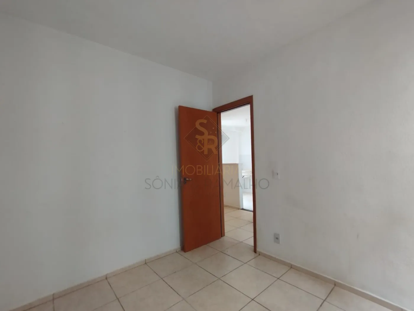 Alugar Apartamentos / Padrão em Ribeirão Preto R$ 1.000,00 - Foto 5