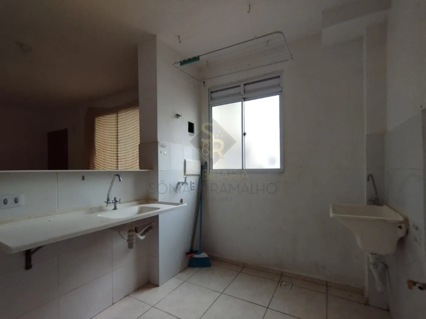 Alugar Apartamentos / Padrão em Ribeirão Preto R$ 1.000,00 - Foto 3
