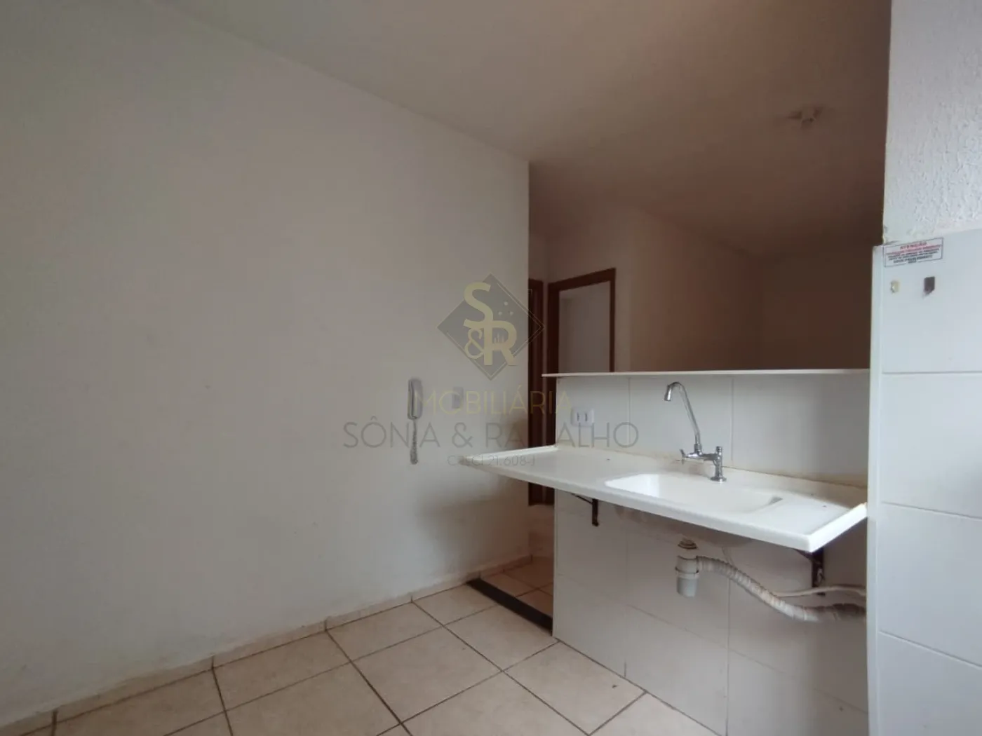 Alugar Apartamentos / Padrão em Ribeirão Preto R$ 1.000,00 - Foto 4