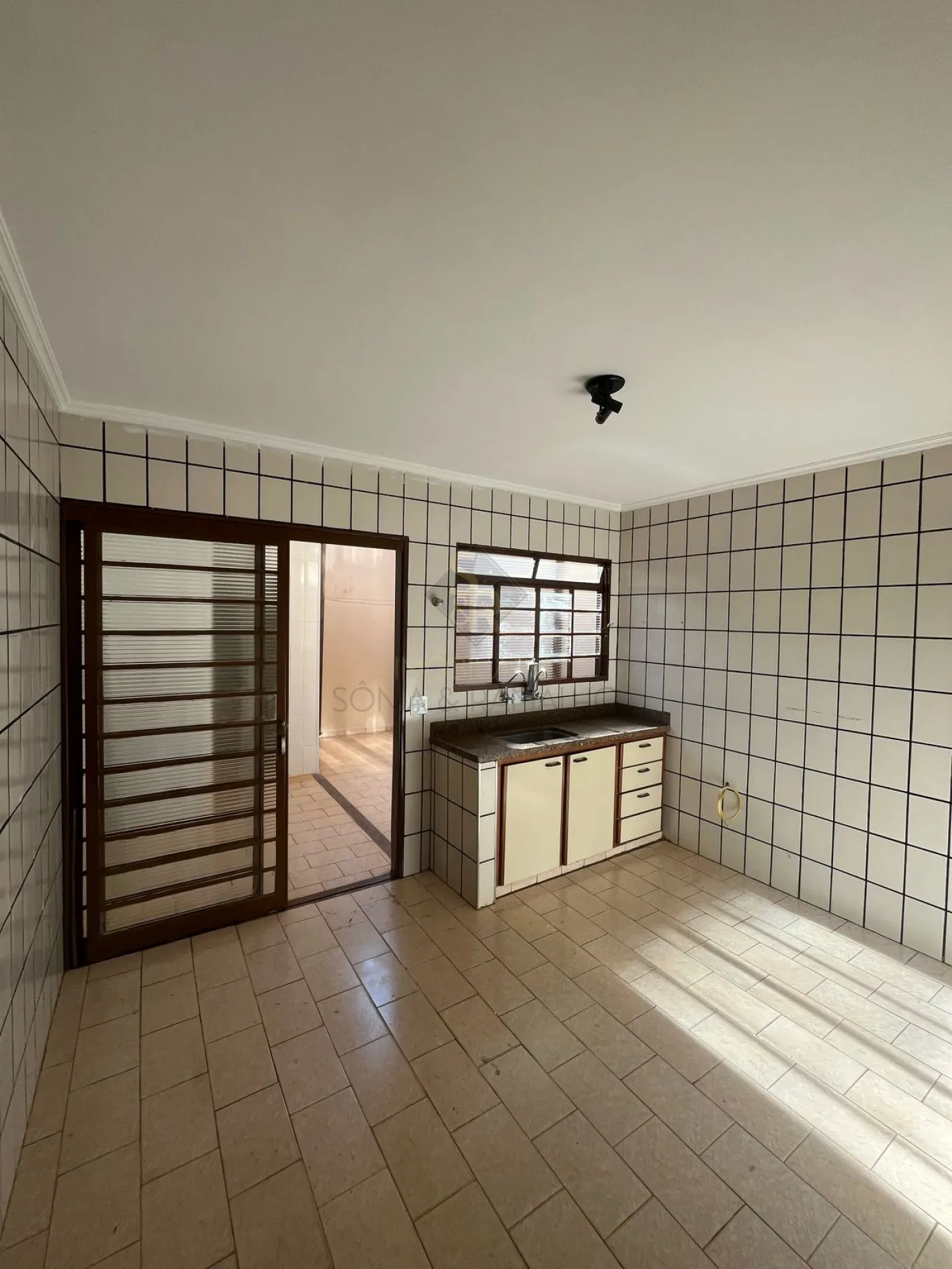 Comprar Casas Residenciais / Padrão em Ribeirão Preto R$ 220.000,00 - Foto 4