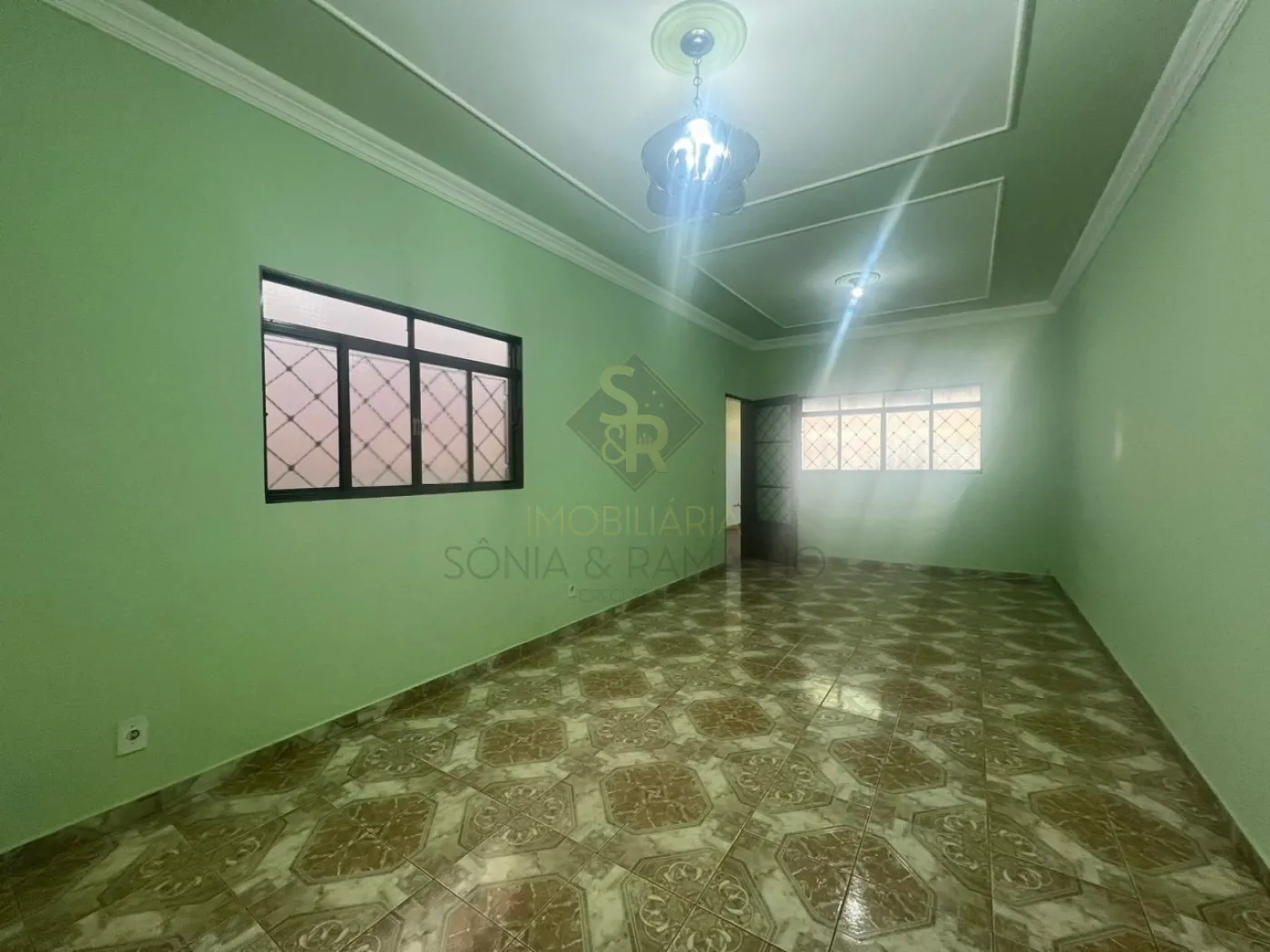 Alugar Casas Residenciais / Padrão em Ribeirão Preto R$ 1.400,00 - Foto 1