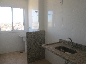 Alugar Apartamentos / Padrão em Ribeirão Preto. apenas R$ 800,00