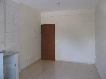 Alugar Apartamentos / Padrão em Ribeirão Preto. apenas R$ 700,00