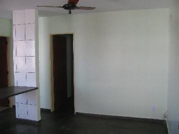 Alugar Apartamentos / Padrão em Ribeirão Preto. apenas R$ 650,00