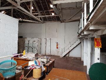 Alugar Comercial / Galpao / Barracao em Ribeirão Preto. apenas R$ 2.800,00