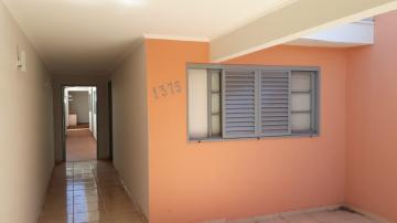 Alugar Casas Residenciais / Padrão em Ribeirão Preto. apenas R$ 900,00