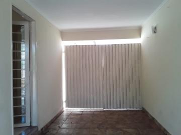 Alugar Casas / Padrão em Ribeirão Preto. apenas R$ 1.000,00