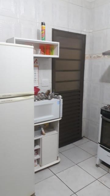 Alugar Casas / Padrão em Ribeirão Preto. apenas R$ 140.000,00