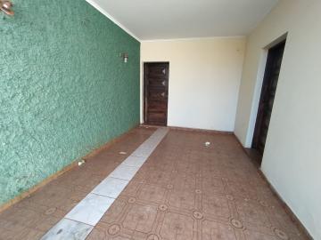 Alugar Casas / Padrão em Ribeirão Preto. apenas R$ 1.200,00