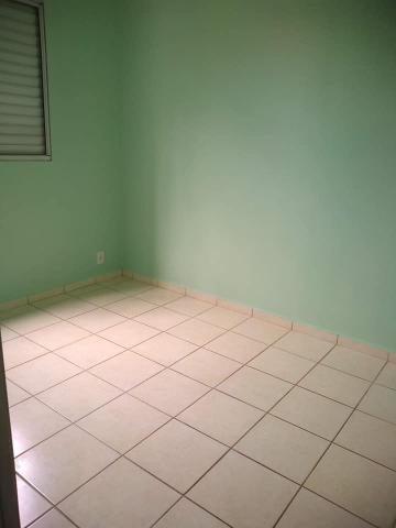 Alugar Apartamentos / Padrão em Ribeirão Preto. apenas R$ 864,00