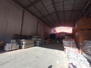 Alugar Comercial / Galpao / Barracao em Ribeirão Preto. apenas R$ 15.000,00