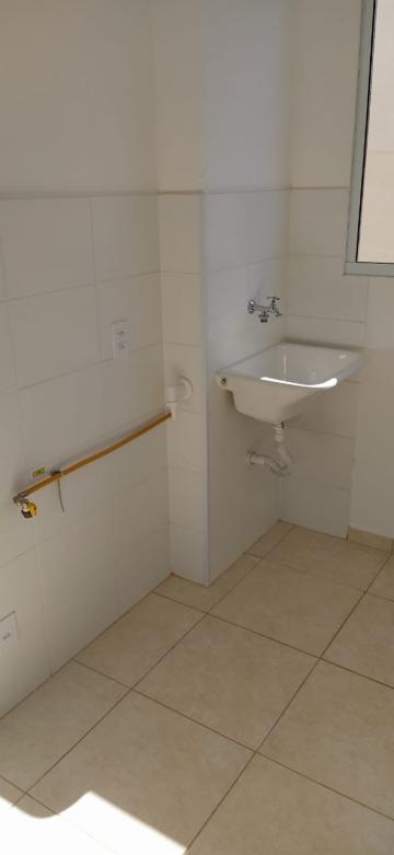 Alugar Apartamentos / Padrão em Ribeirão Preto. apenas R$ 880,00