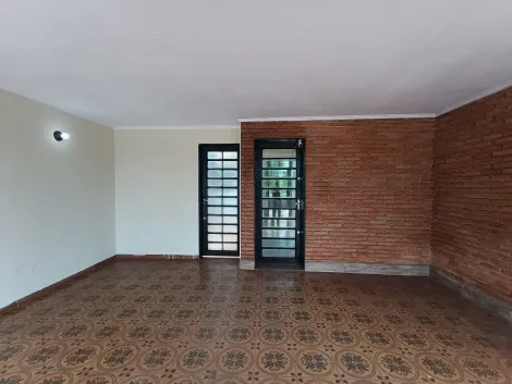 Alugar Casas / Padrão em Ribeirão Preto. apenas R$ 1.300,00