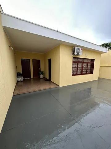 Alugar Casas Residenciais / Padrão em Ribeirão Preto. apenas R$ 450.000,00