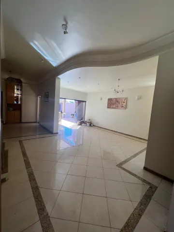 Alugar Casas Residenciais / Condomínio em Ribeirão Preto. apenas R$ 10.000,00