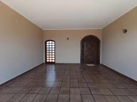 Alugar Casas / Padrão em Ribeirão Preto. apenas R$ 2.500,00