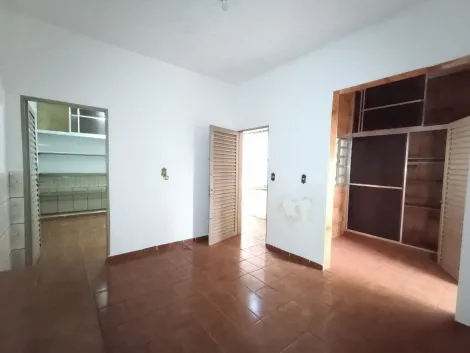 Alugar Casas Residenciais / Padrão em Ribeirão Preto. apenas R$ 600,00